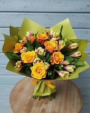 Букет цветов из:  Альстромерии и Розы в Жарковском