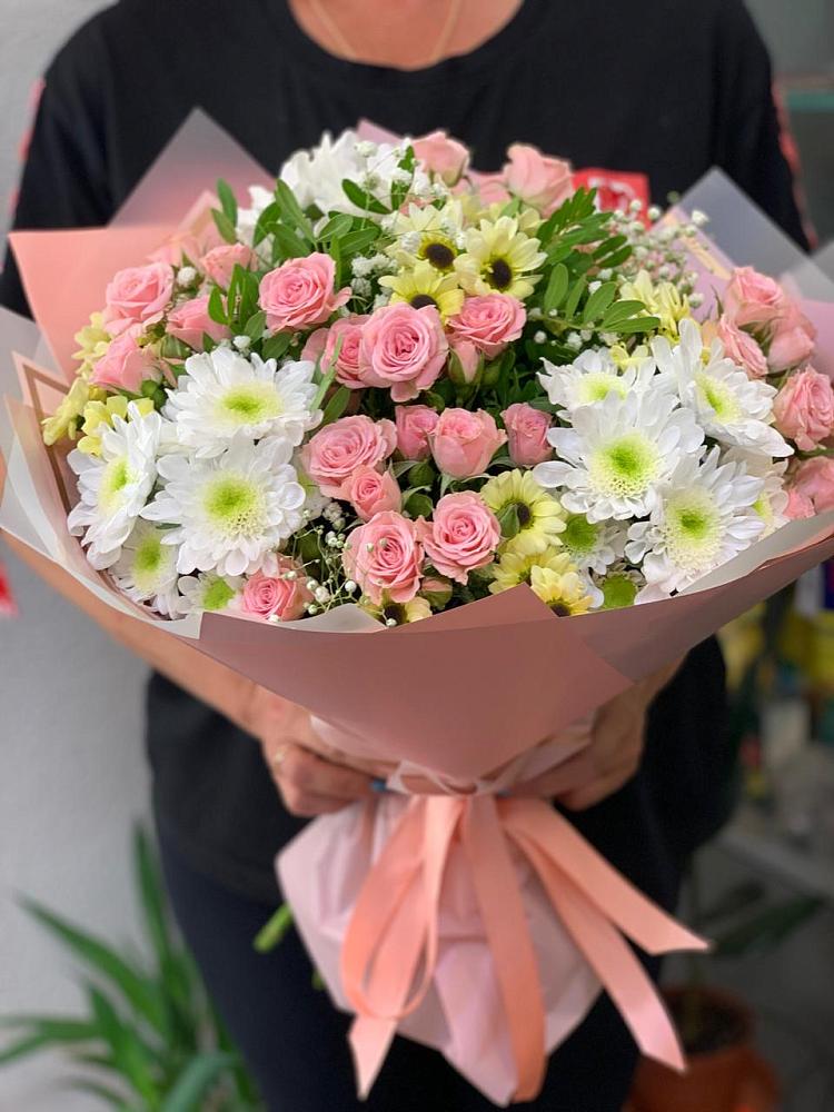 Букет цветов из: Розы и Хризантемы в Жарковском