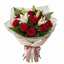 Букет цветов из:  Лилии и Розы в Жарковском