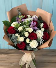 Букет цветов из:  Розы и Альстромерии #REPLACE_PRED# Жарковском