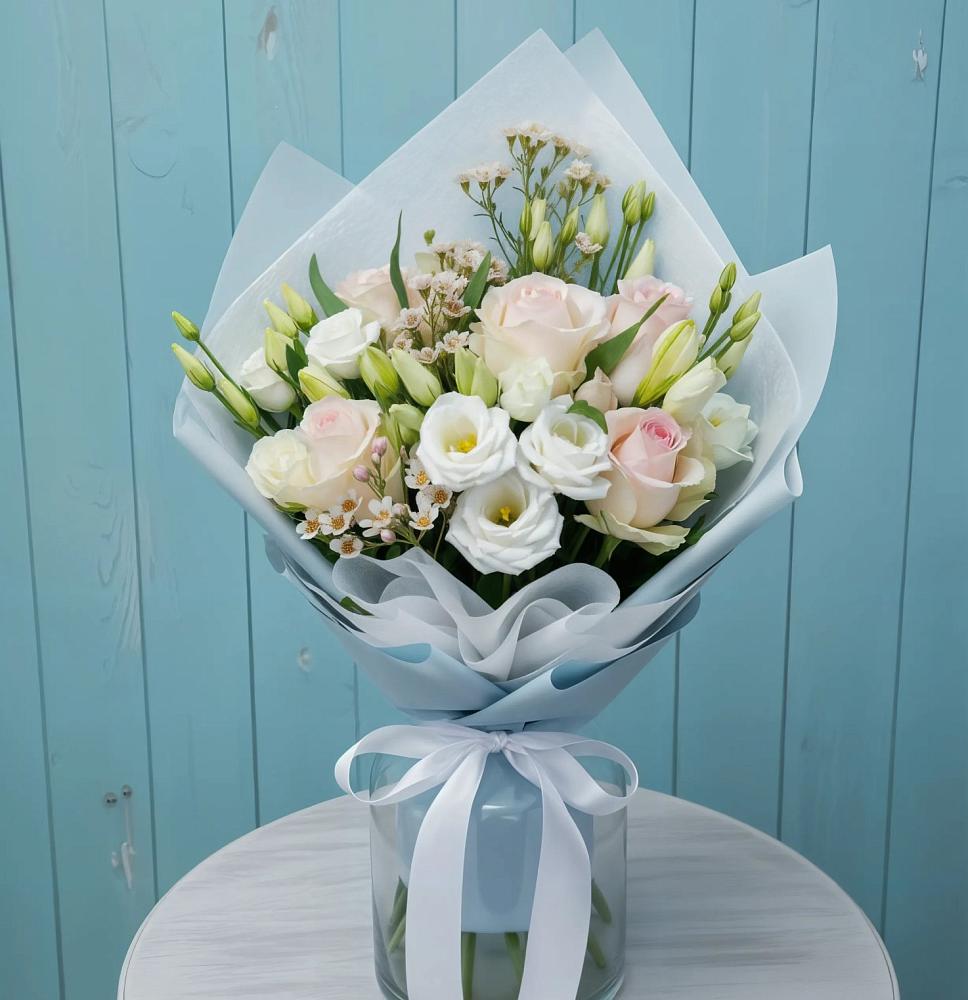 Букет цветов из: Розы и Лизиантусы в Жарковском