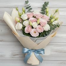 Букет цветов из:  Лизиантусы в Жарковском