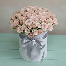 Цветочная композиция из Розы в шляпной коробке в Жарковском