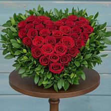 Цветочная композиция из Розы в виде сердца в Жарковском