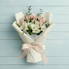 Букет цветов из:  Альстромерии в Жарковском