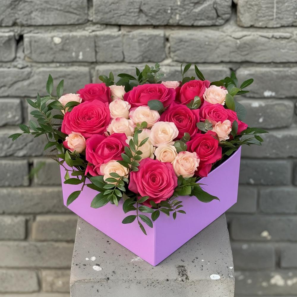 Цветочная композиция из Розы в коробке в Жарковском