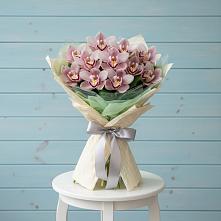 Букет цветов из:  Орхидеи и Розы в Жарковском