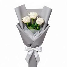 Букет 3 белые розы в Жарковском