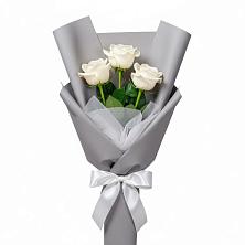 Букет 3 белые розы в Жарковском
