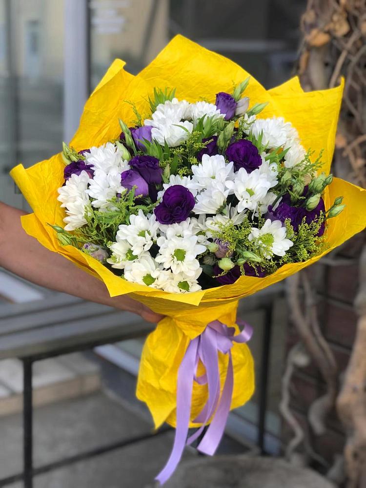 Букет цветов из: Ирисы, Хризантемы и Ромашки в Жарковском