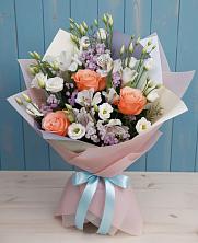 Букет цветов из:  Лизиантусы, Розы, Альстромерии и Гипсофила в Жарковском