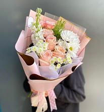 Букет цветов из:  Хризантемы и Розы в Жарковском
