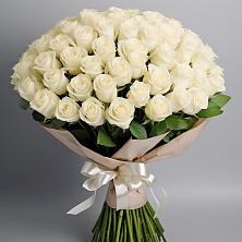 Букет 101 беля роза Белоснежка в Жарковском