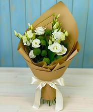 Букет цветов из:  Хризантемы и Лизиантусы в Жарковском