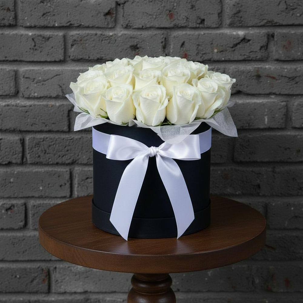 Цветочная композиция из Розы в шляпной коробке в Жарковском