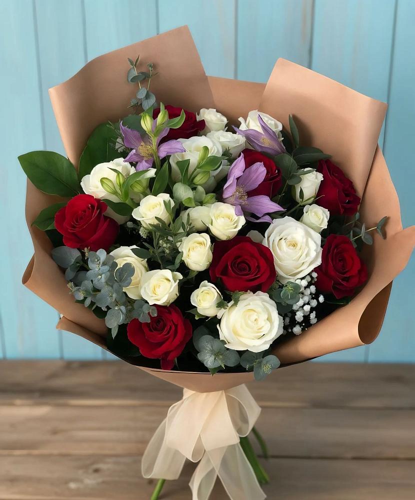 Букет цветов из: Розы и Альстромерии в Жарковском