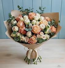 Букет цветов из:  Альстромерии и Розы в Жарковском