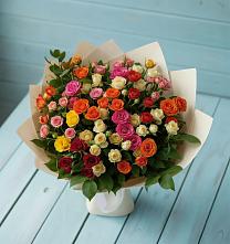 Букет Микс из разноцветных кустовых роз в Жарковском