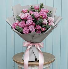 Букет цветов из:  Розы #REPLACE_PRED# Жарковском
